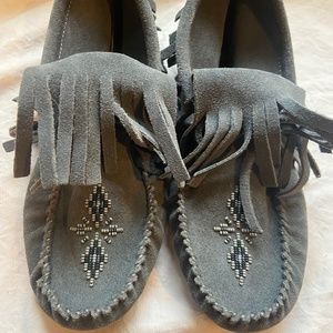 manitobah harvester beaded moccasins